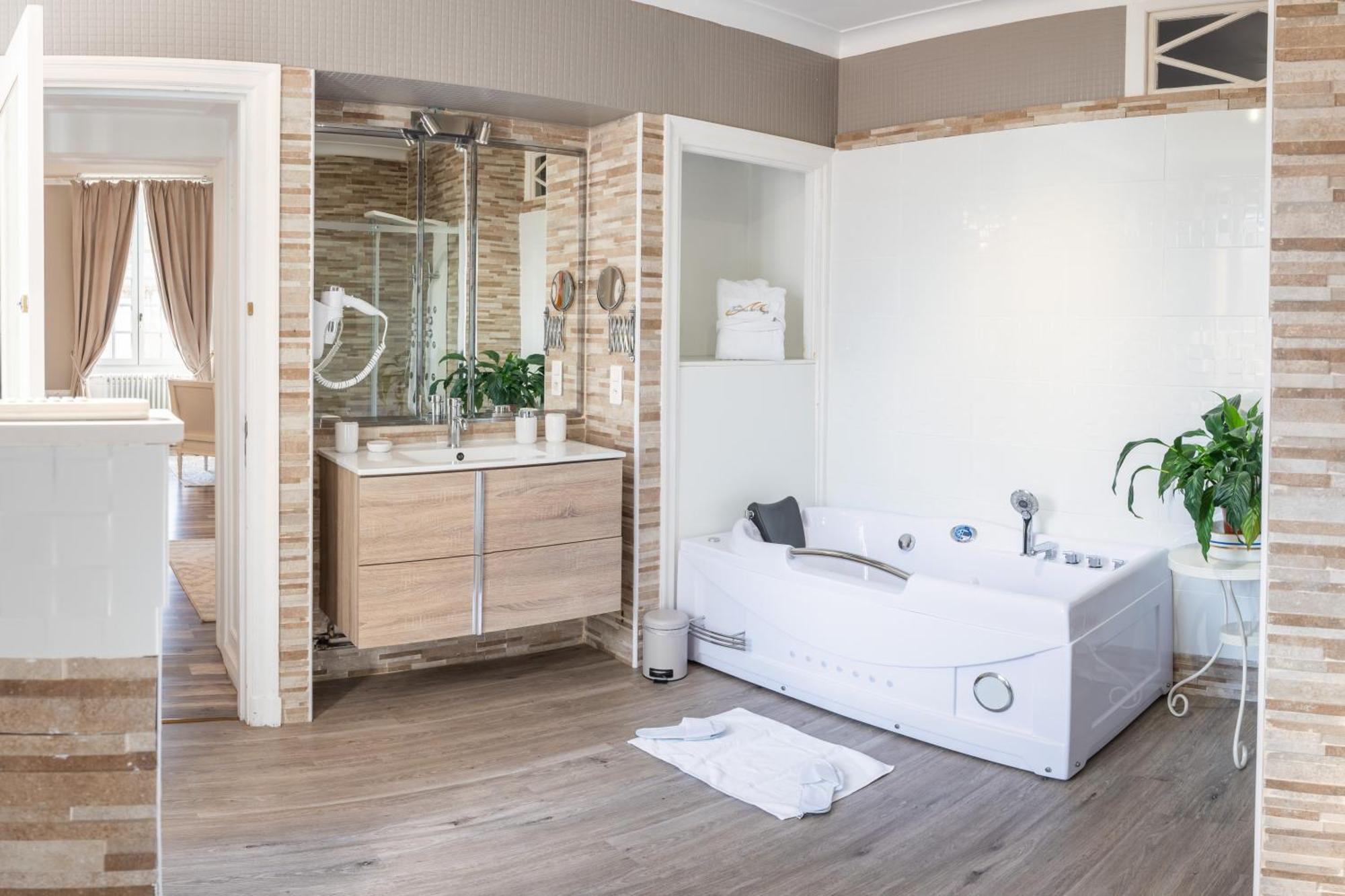 Maison D'Hotes "Les Jardins De Mazamet" Ngoại thất bức ảnh